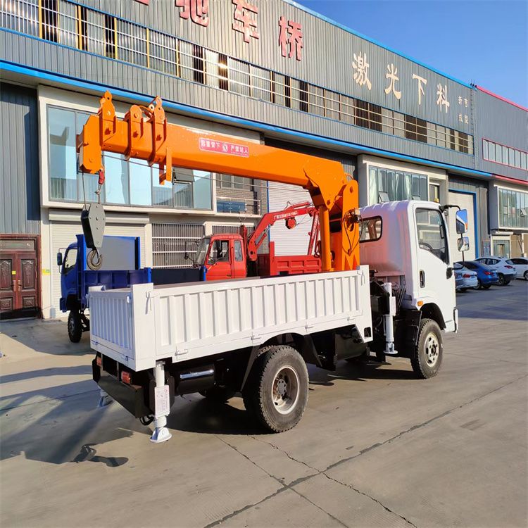 三亚市三轮随车吊定制 农用改装机自备吊中瑞长期出售